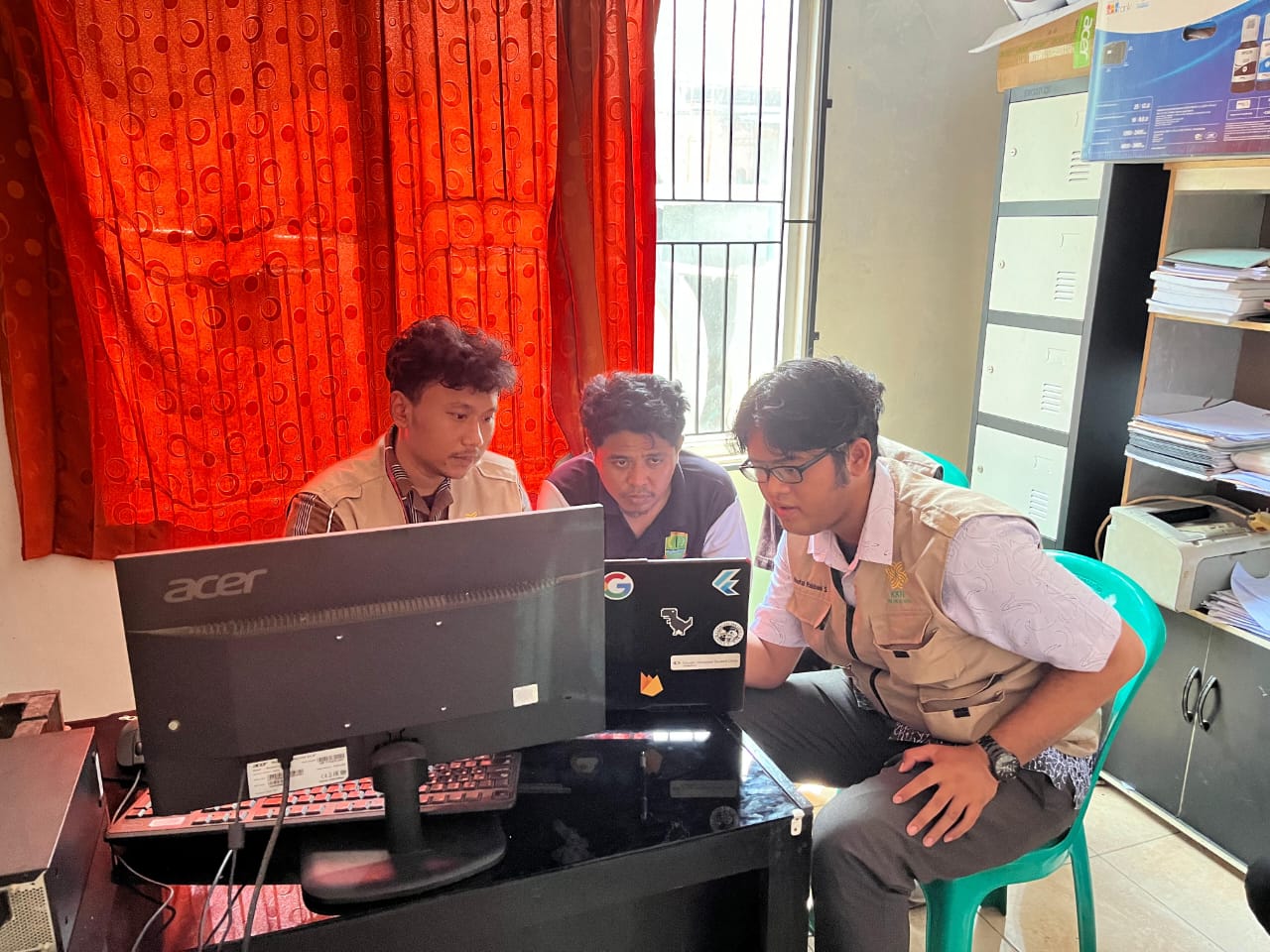 Mahasiswa KKN UNSIKA Bangun Website Terintegrasi untuk Desa Pulokalapa